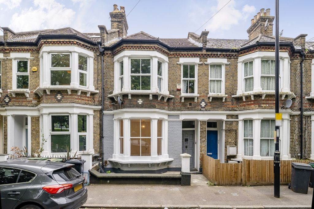 Property photo 1 of 14 External