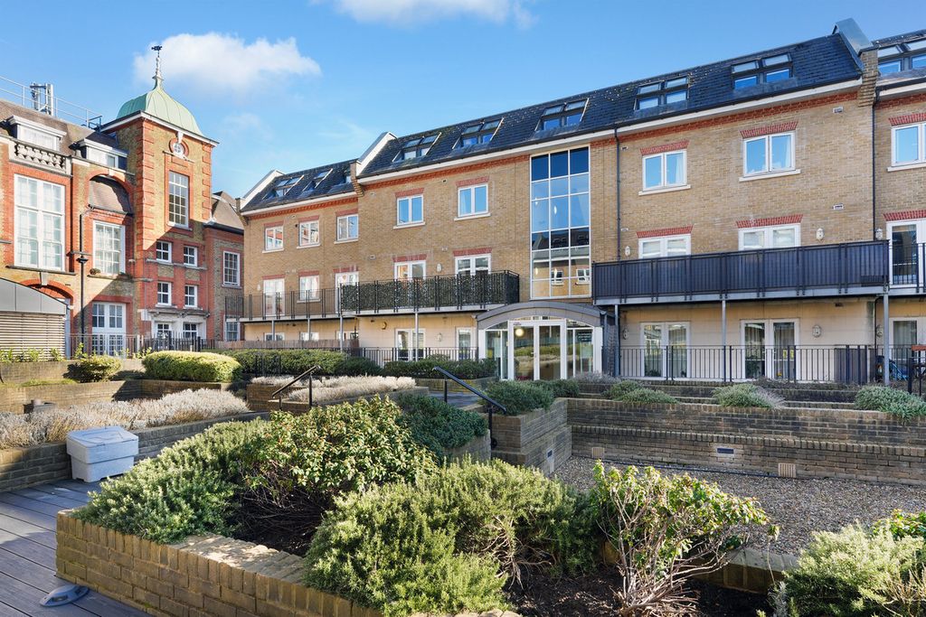 Property photo 2 of 16