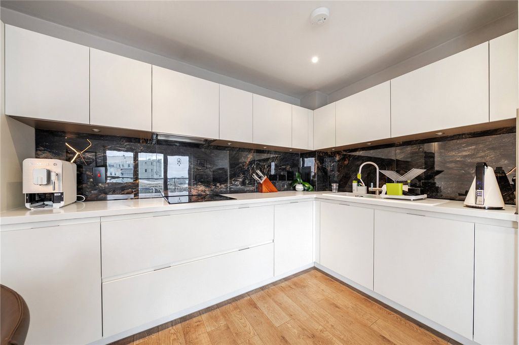 Property photo 3 of 31 Picture No. 50