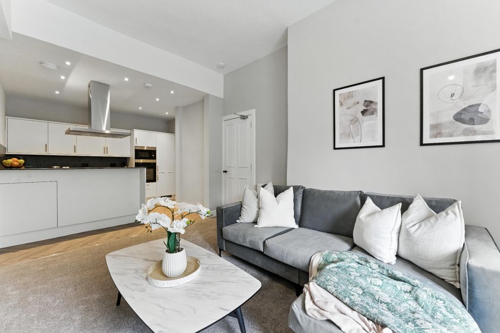 Property photo 2 of 14 Photo 2