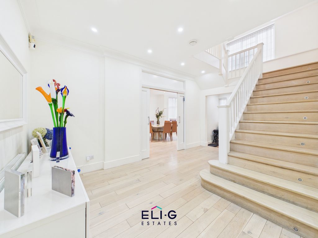 Property photo 2 of 21 Gallery