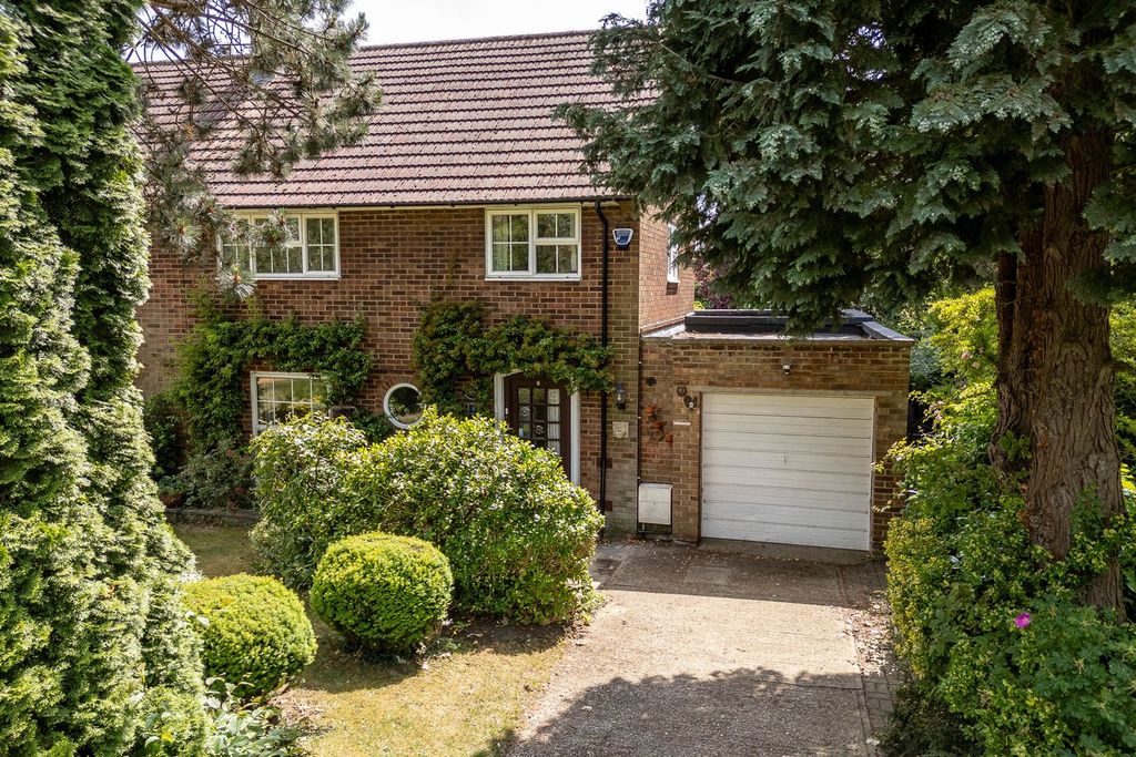 Property photo 1 of 32