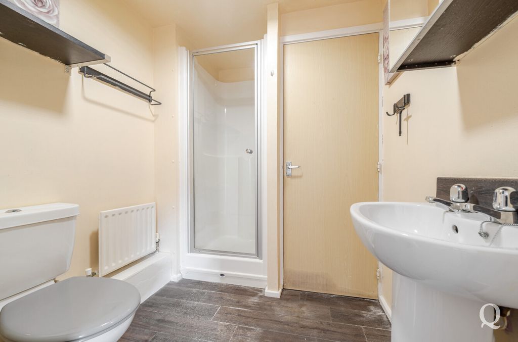 Property photo 2 of 13 8F9Ec03F-Ac8F-4Fe...