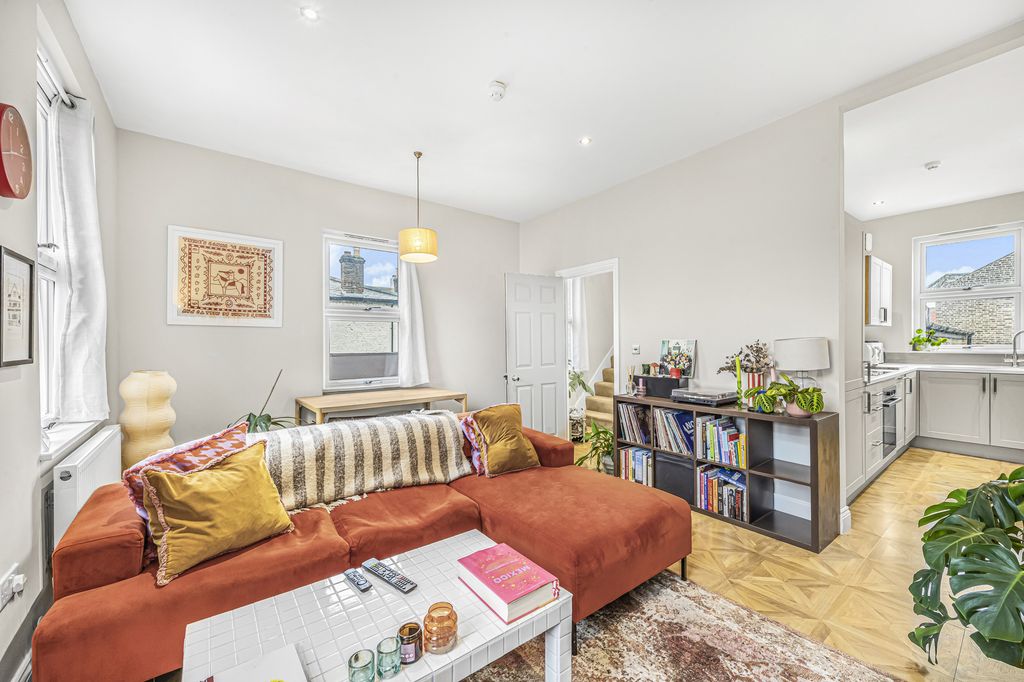 Property photo 3 of 10