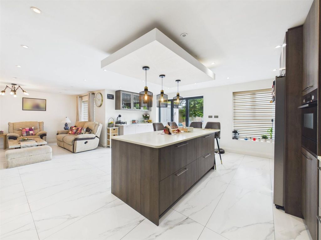 Property photo 2 of 21 34Eda06Fd9604032ba732d5Ac1E148Aa_100_Cam05080G0-Pr
