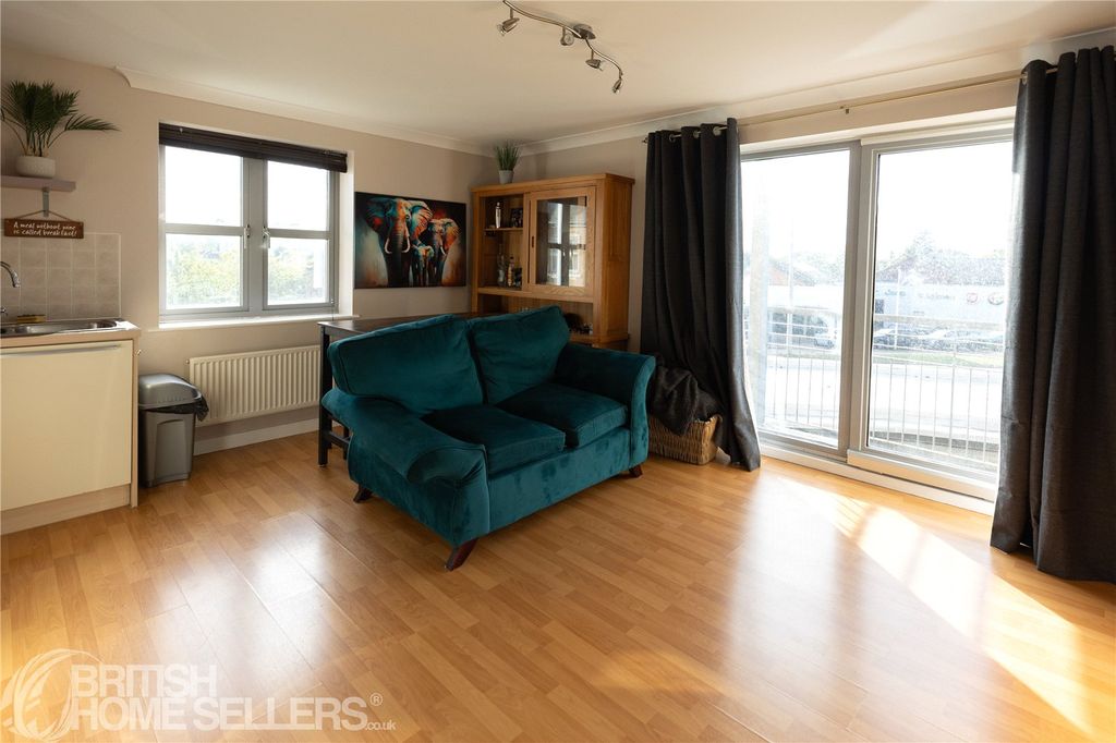 Property photo 3 of 14 Picture No. 13