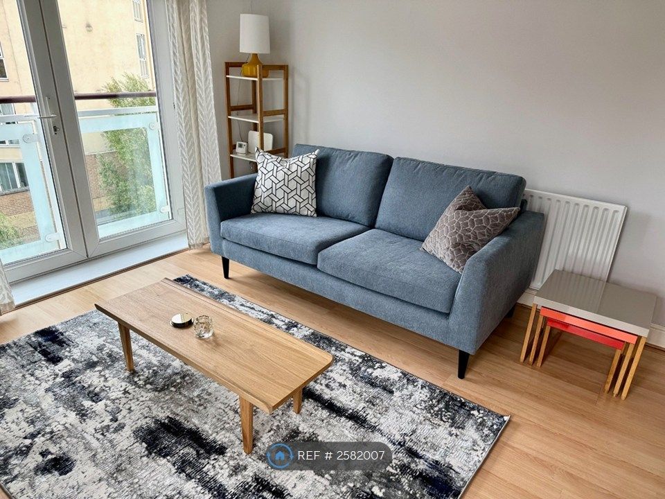 Property photo 2 of 14 Living Room