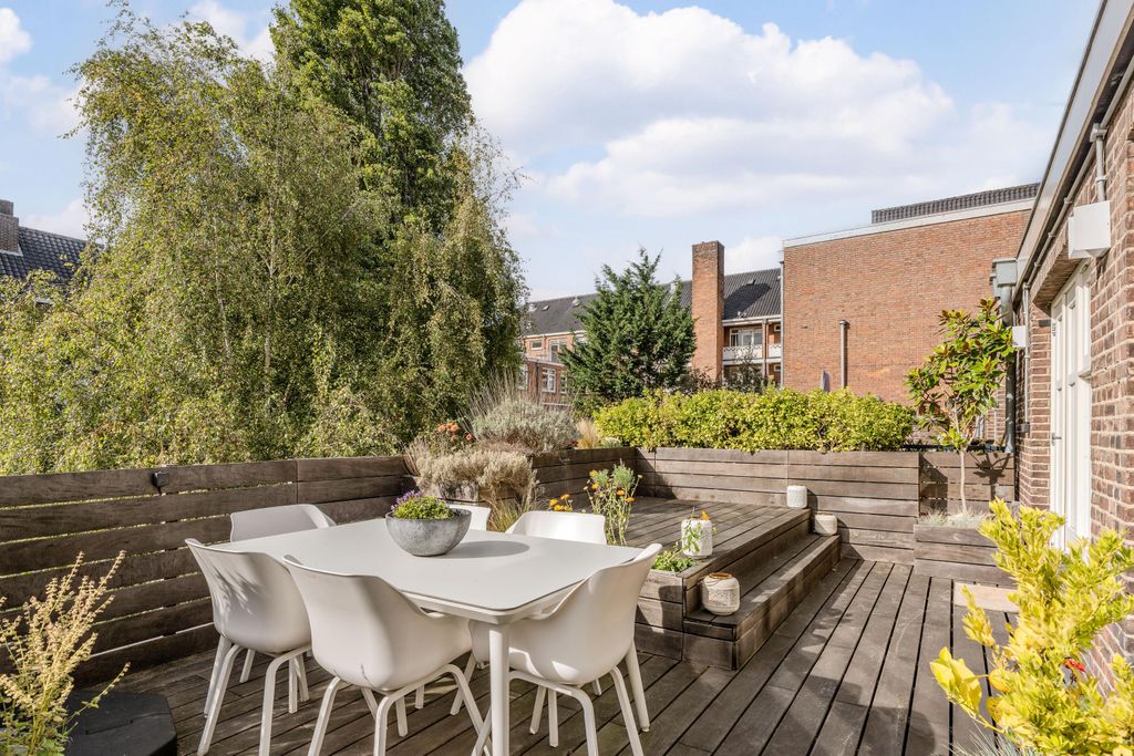 Property photo 2 of 47