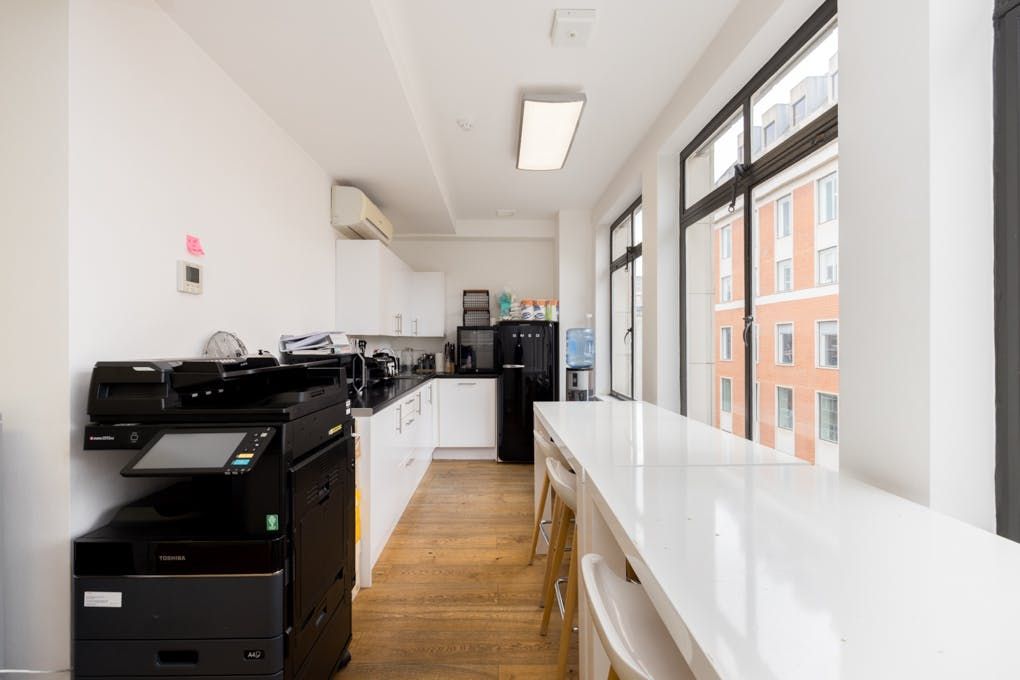 Property photo 3 of 8 Webres4142Eastcastlest11 1.Jpg