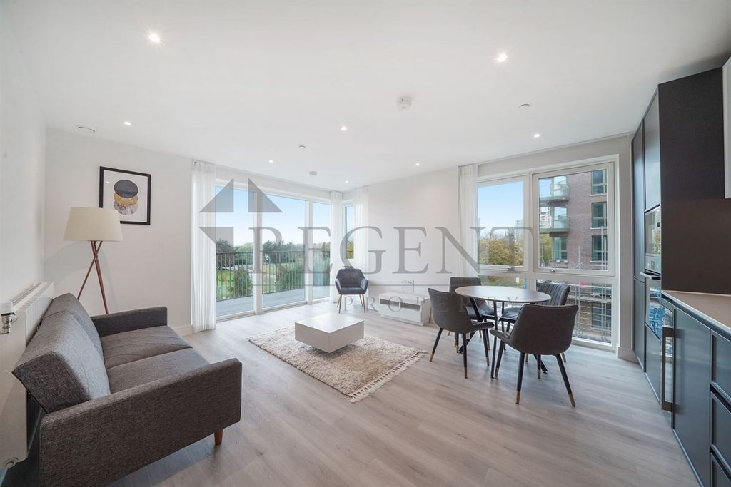 Property photo 2 of 9 Reception