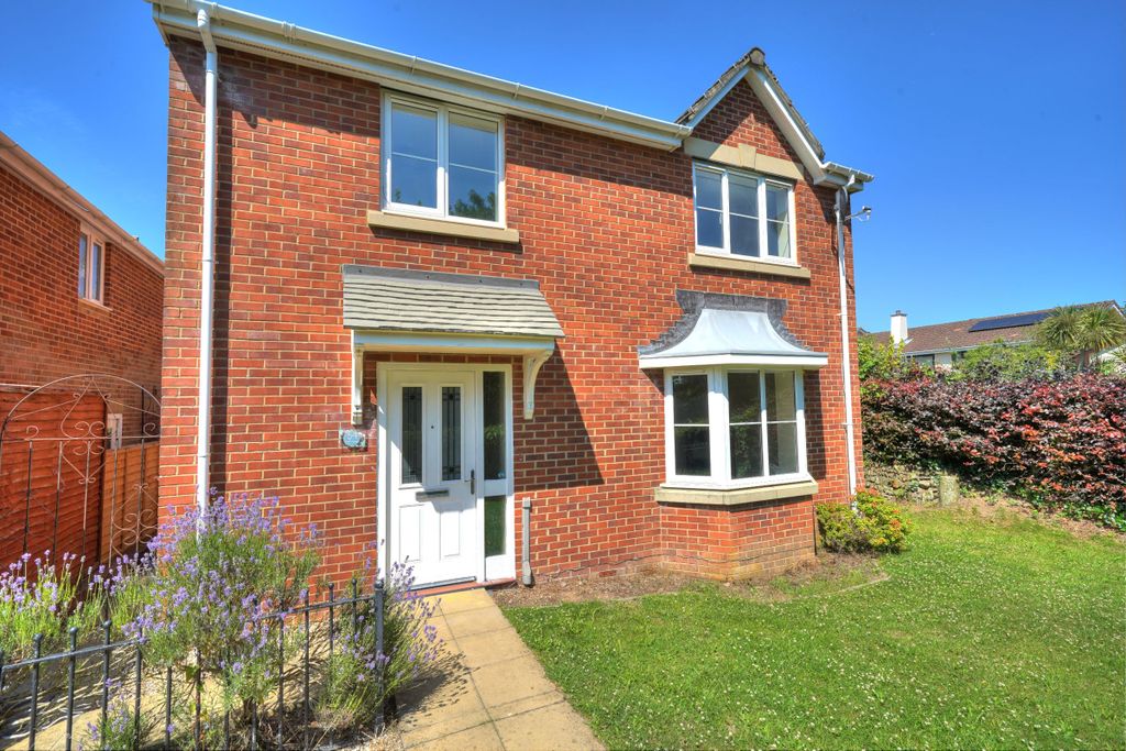 Property photo 1 of 20