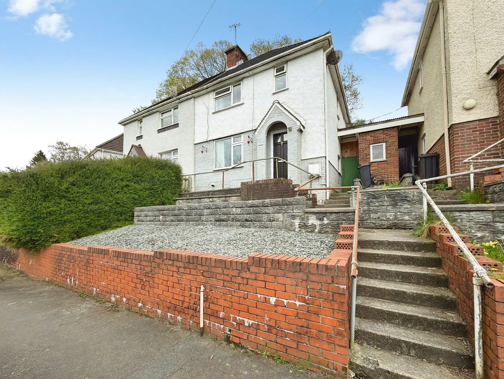 Property photo 2 of 28