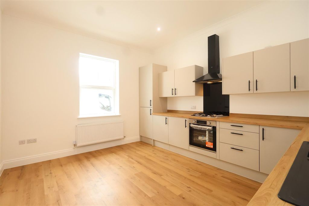 Property photo 2 of 21 Kitchen