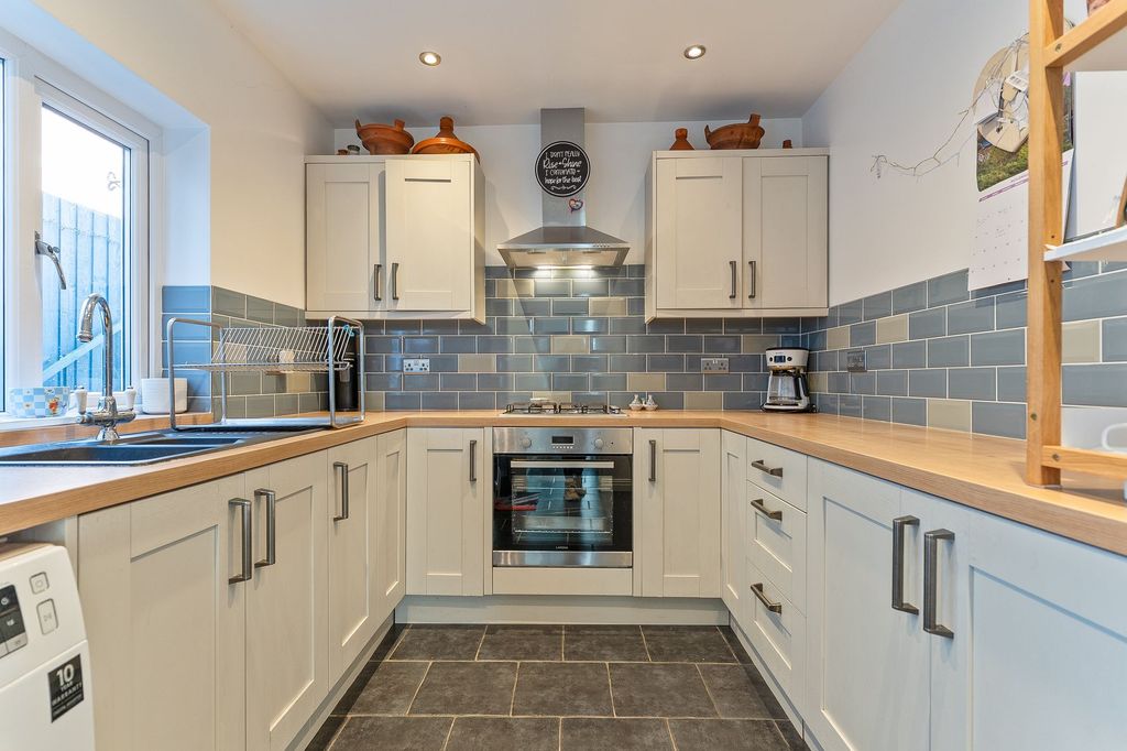 Property photo 2 of 22