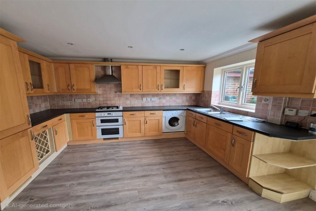 Property photo 2 of 10 Kitchen