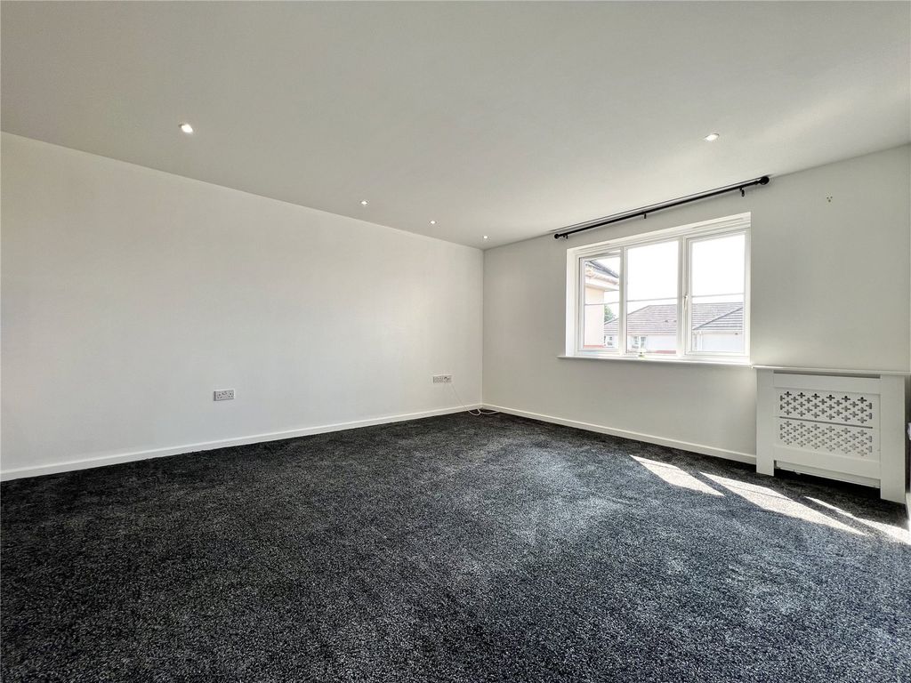 Property photo 2 of 18 Picture No. 03