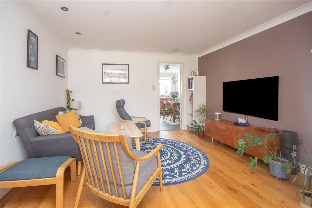 Property photo 3 of 11 Living Room