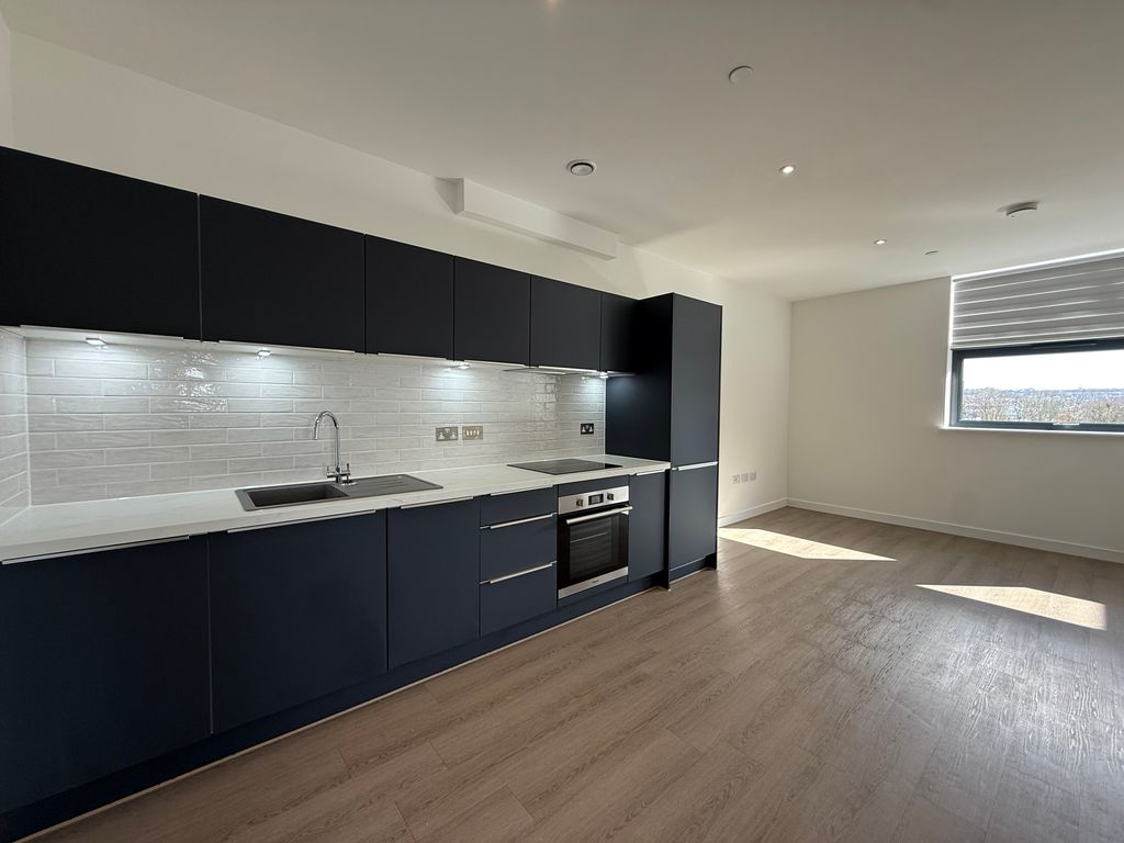 Property photo 2 of 7 Kitchen