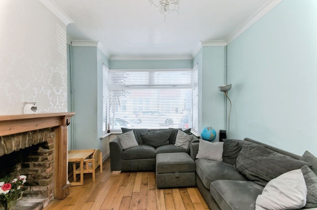 Property photo 3 of 12 Pbox-Img.Jpg