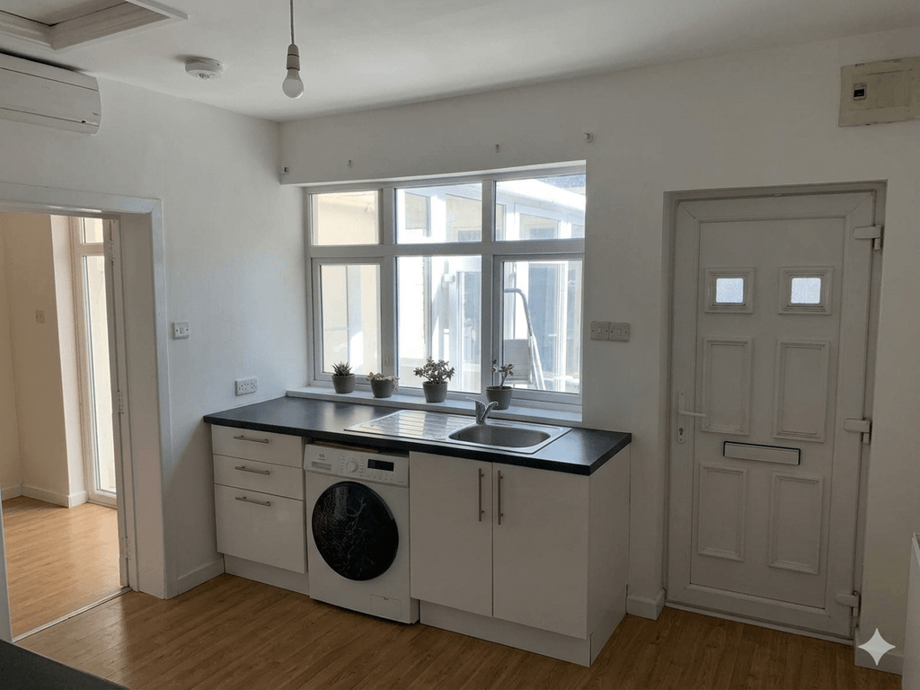 Property photo 1 of 5 Lye, Stourbridge Dy9