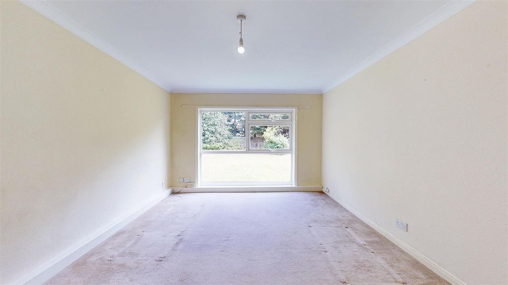 Property photo 3 of 14 P1.Jpg