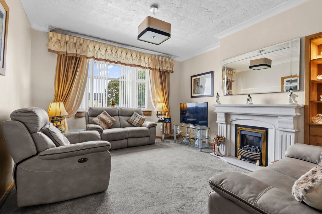 Property photo 2 of 46