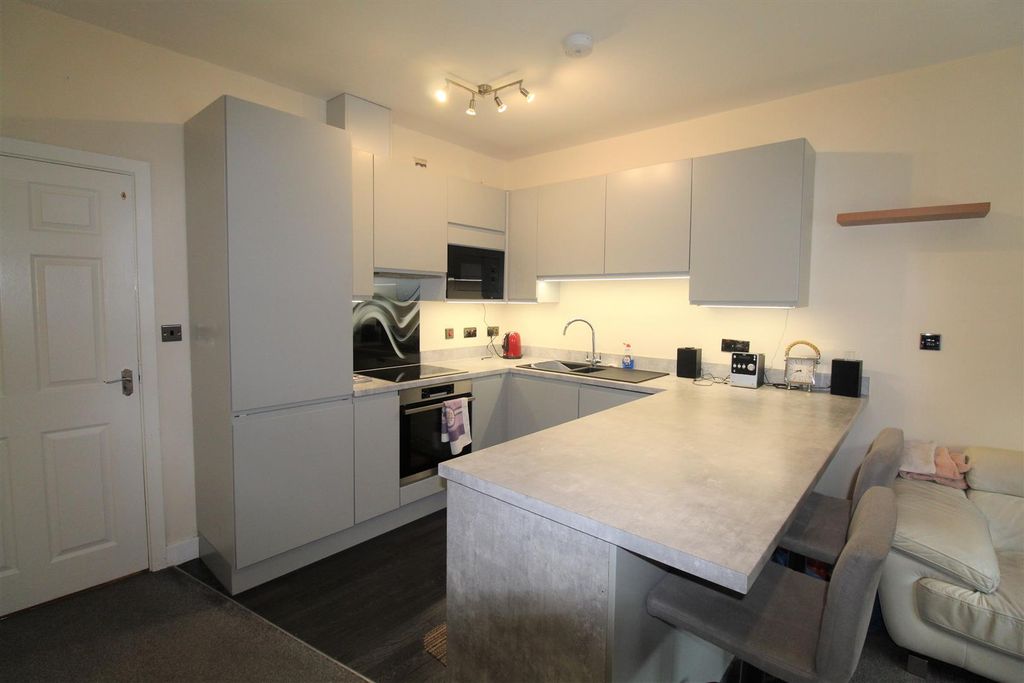 Property photo 2 of 7 Kitchen.Jpg