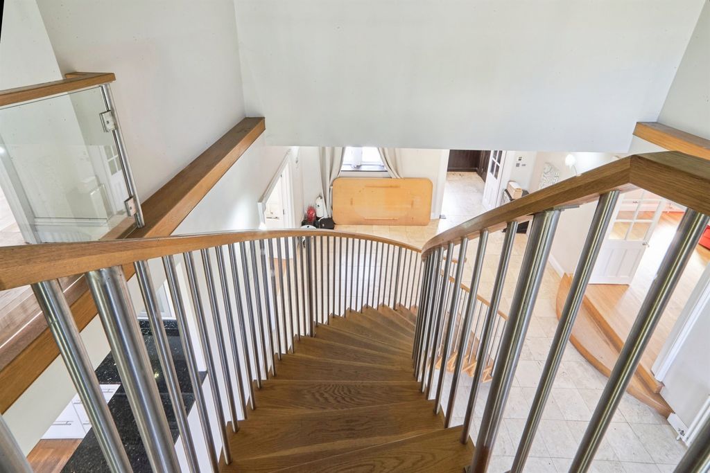 Additional image 8 of 3 bed property for saleRadcliffe Lane, Pudsey LS28