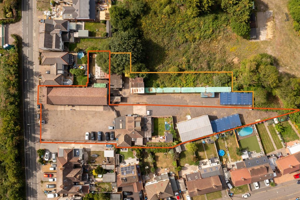 Property photo 2 of 11