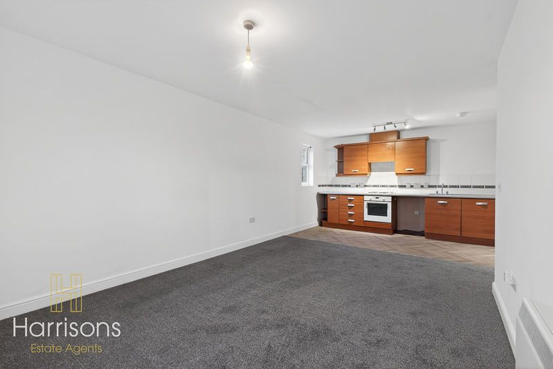 Property photo 3 of 16 Photo 6