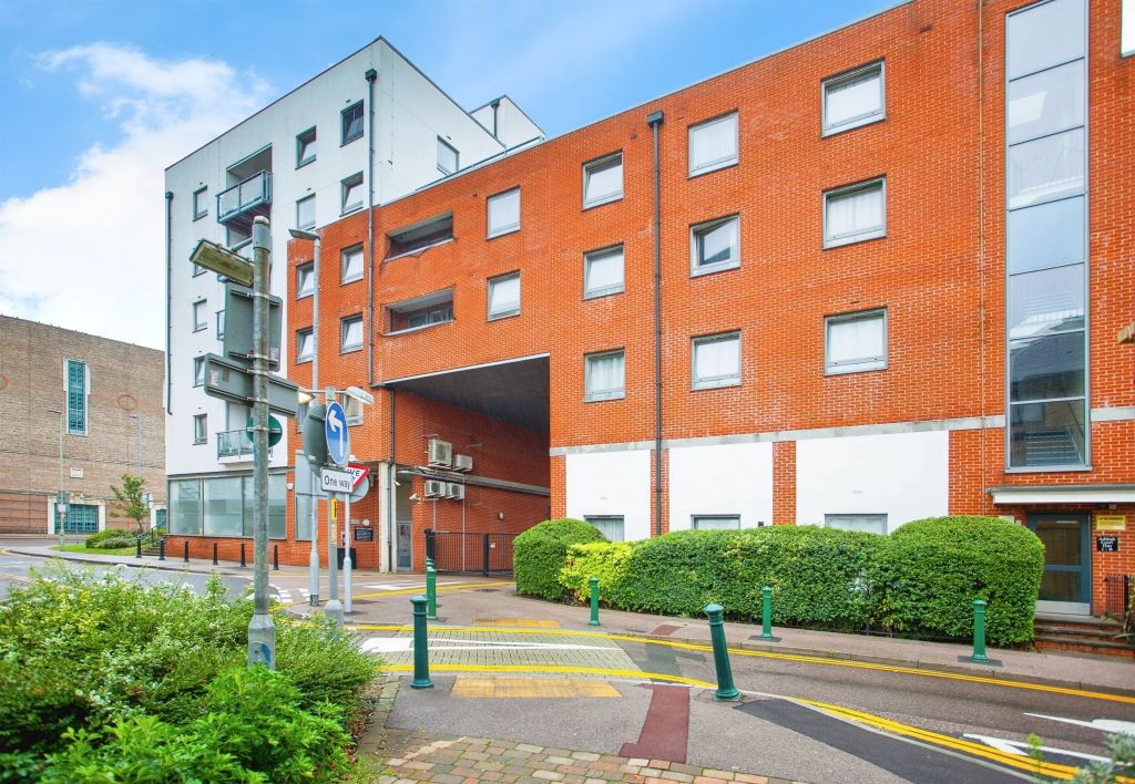 Property photo 1 of 12