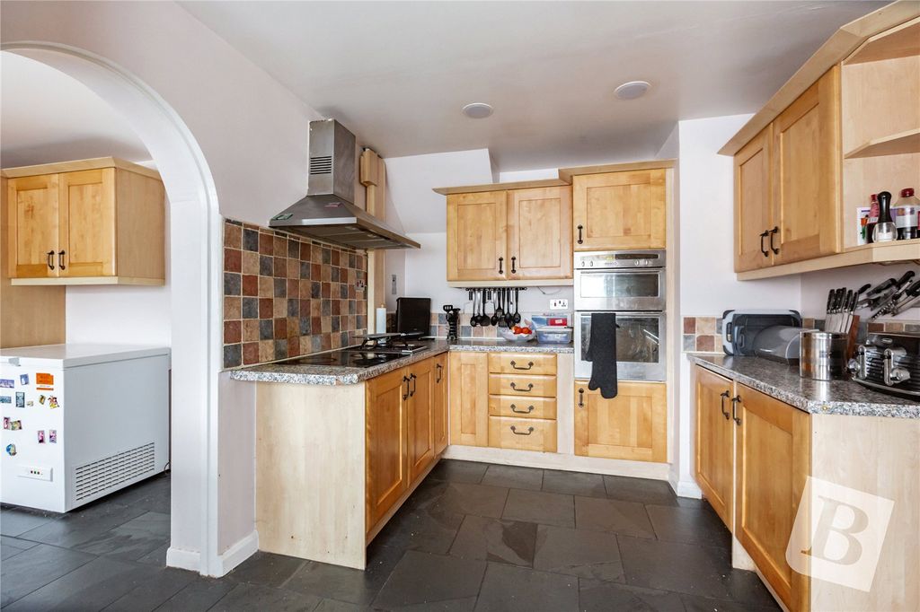 Property photo 3 of 13 Kitchen