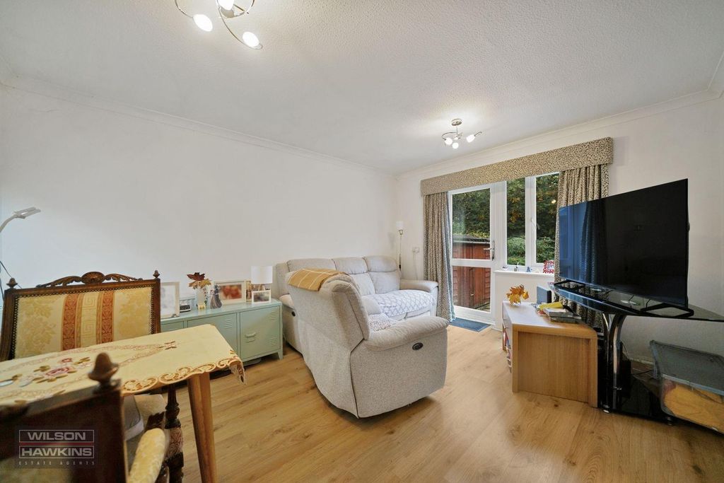 Property photo 2 of 15 23 Farmborough Close - Qgv7Vojwkybl4Qxo5Aam.Jpg