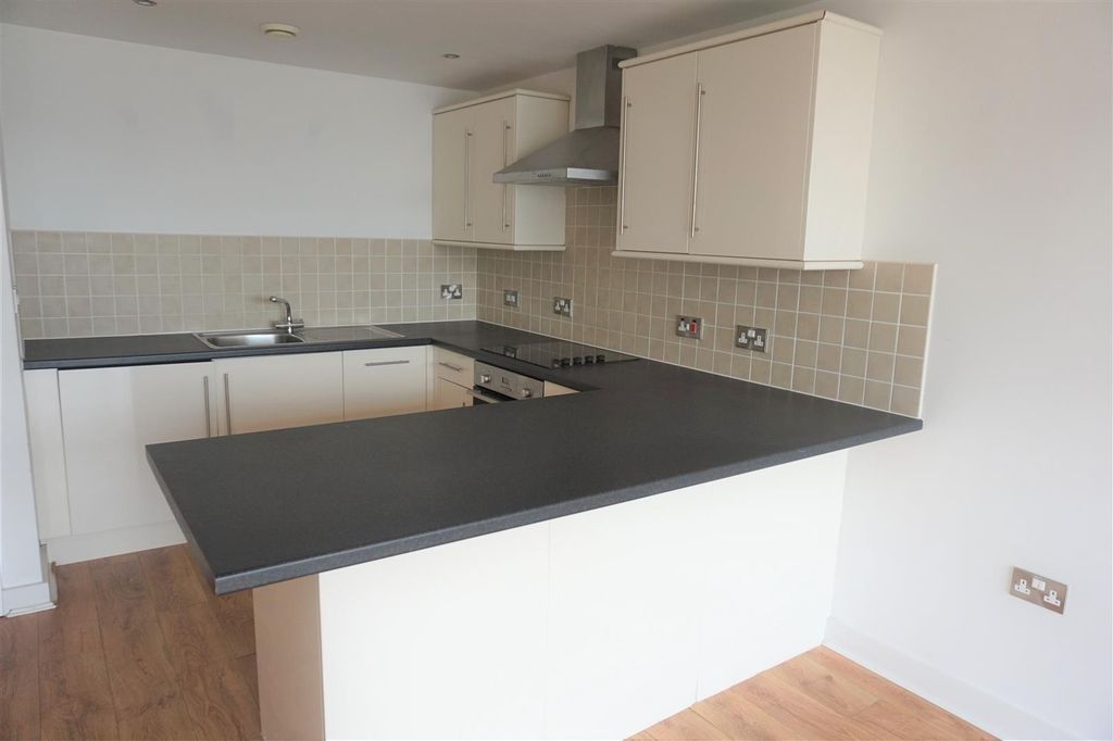 Property photo 2 of 6 Kitchen