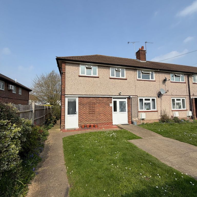 Property photo 1 of 7 Two Bedroom Flat For Rent