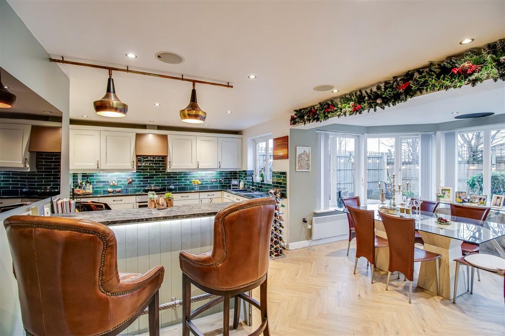 Property photo 2 of 29