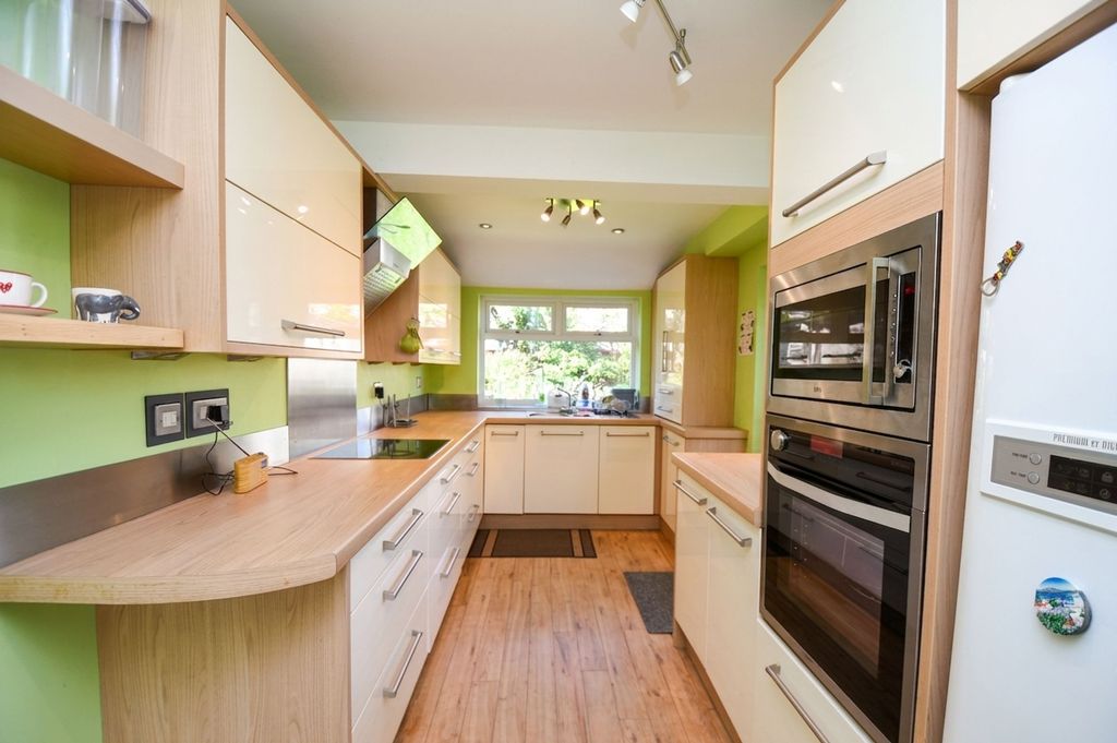 Property photo 3 of 14