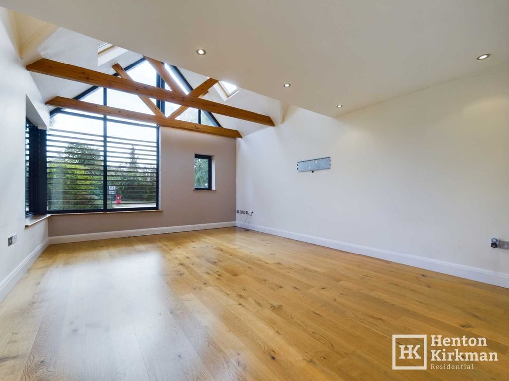 Property photo 2 of 22