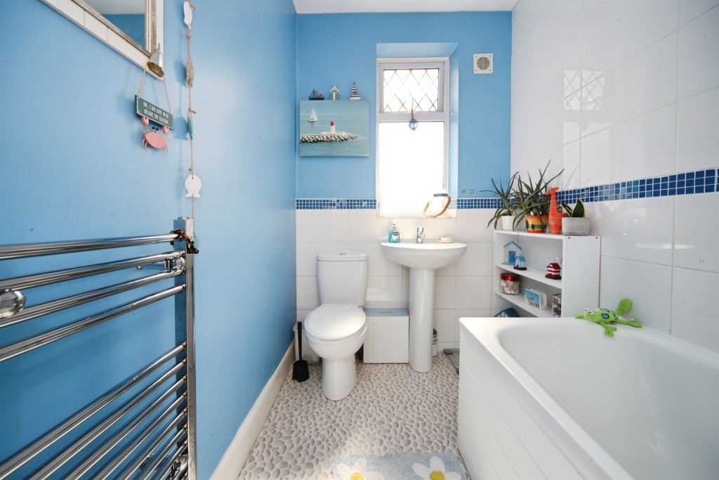 Property photo 3 of 14