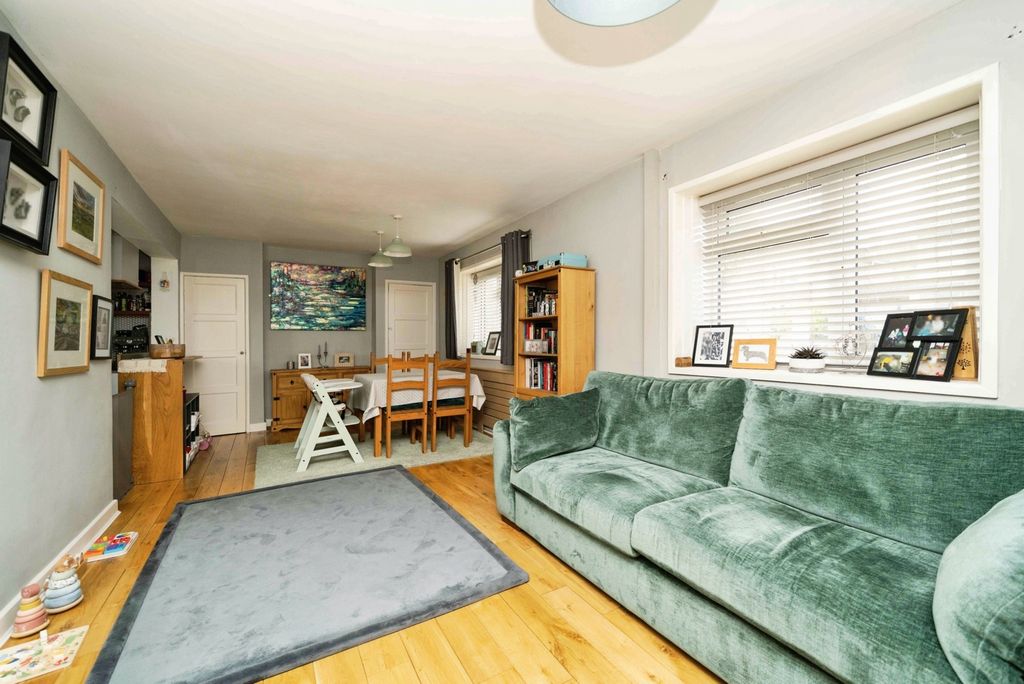 Property photo 2 of 19 Photo