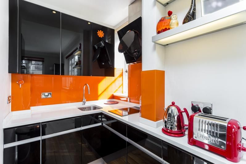 Property photo 3 of 10 Kitchen