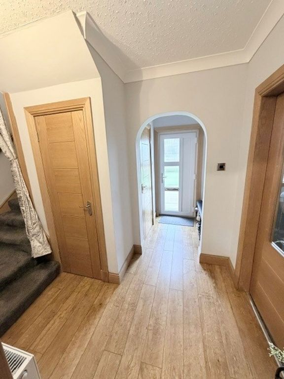 Property photo 3 of 31