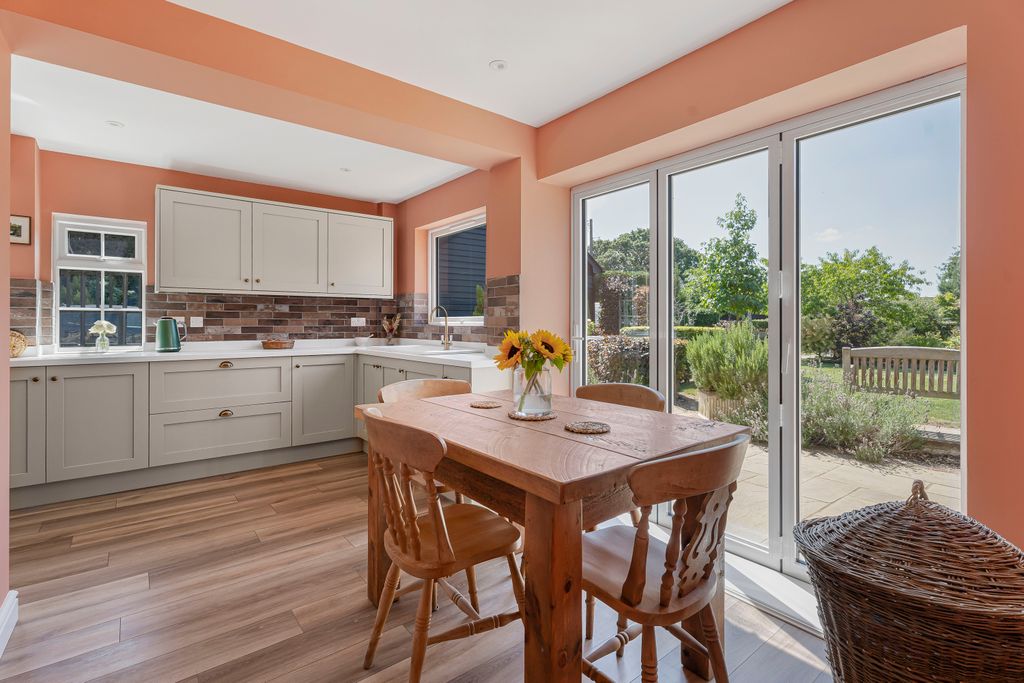 Property photo 3 of 17 Kitchen/Dining Room