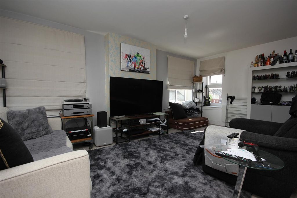 Property photo 3 of 12 Img_9624.Jpg