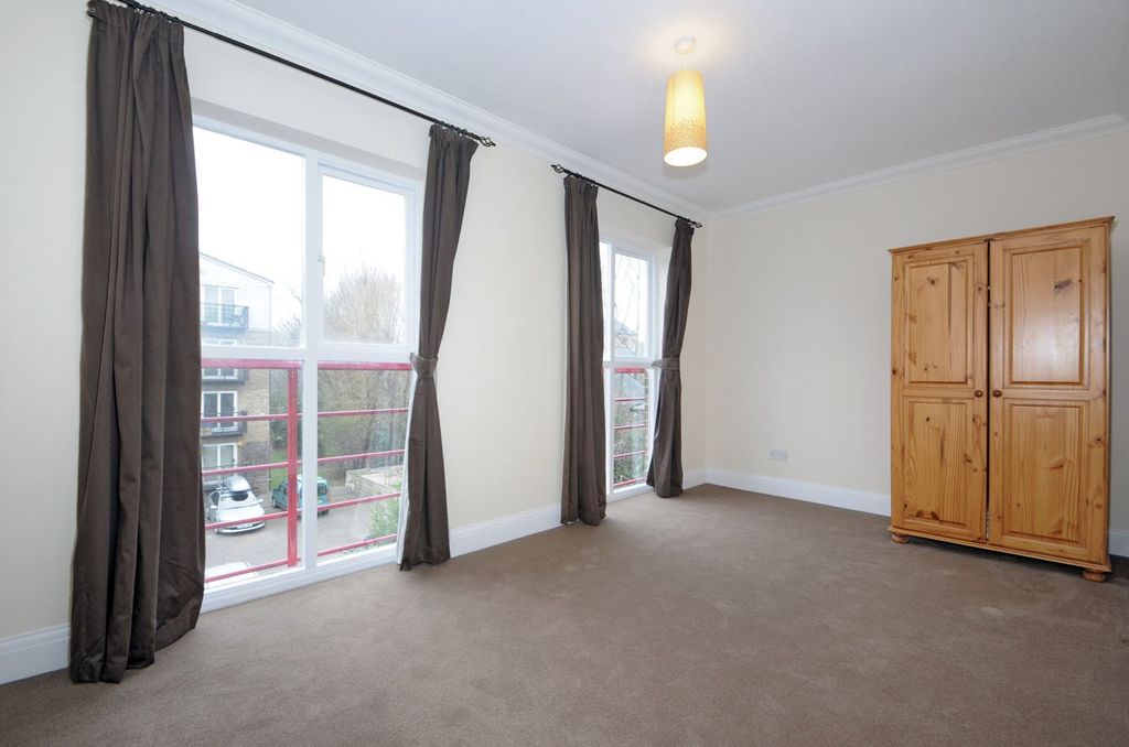 Property photo 3 of 4 Picture No. 10