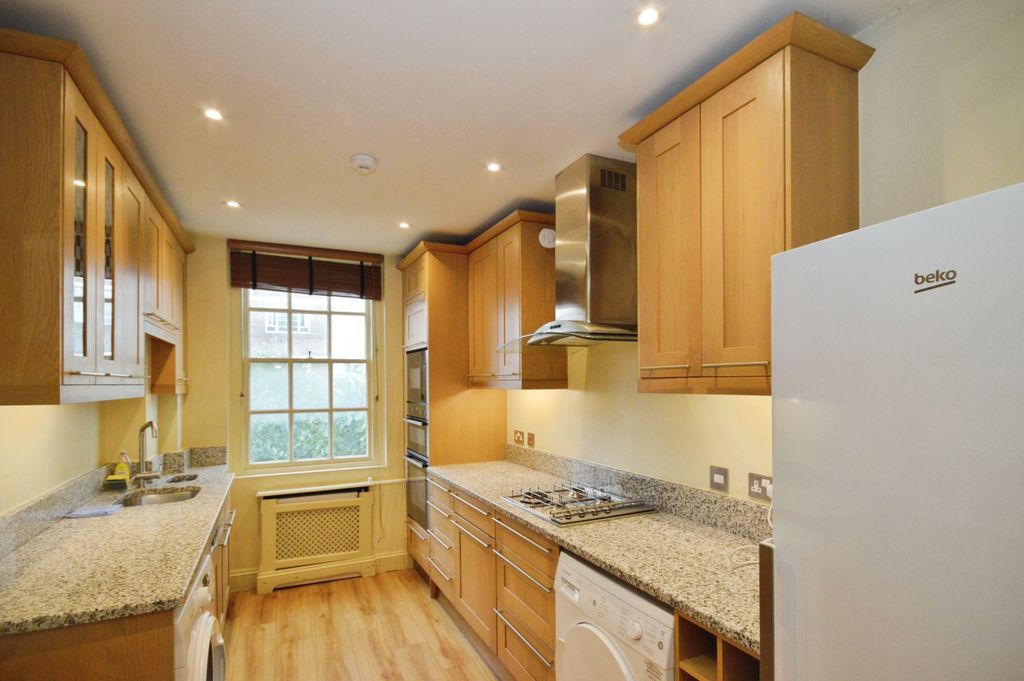 Property photo 3 of 20 Kitchen
