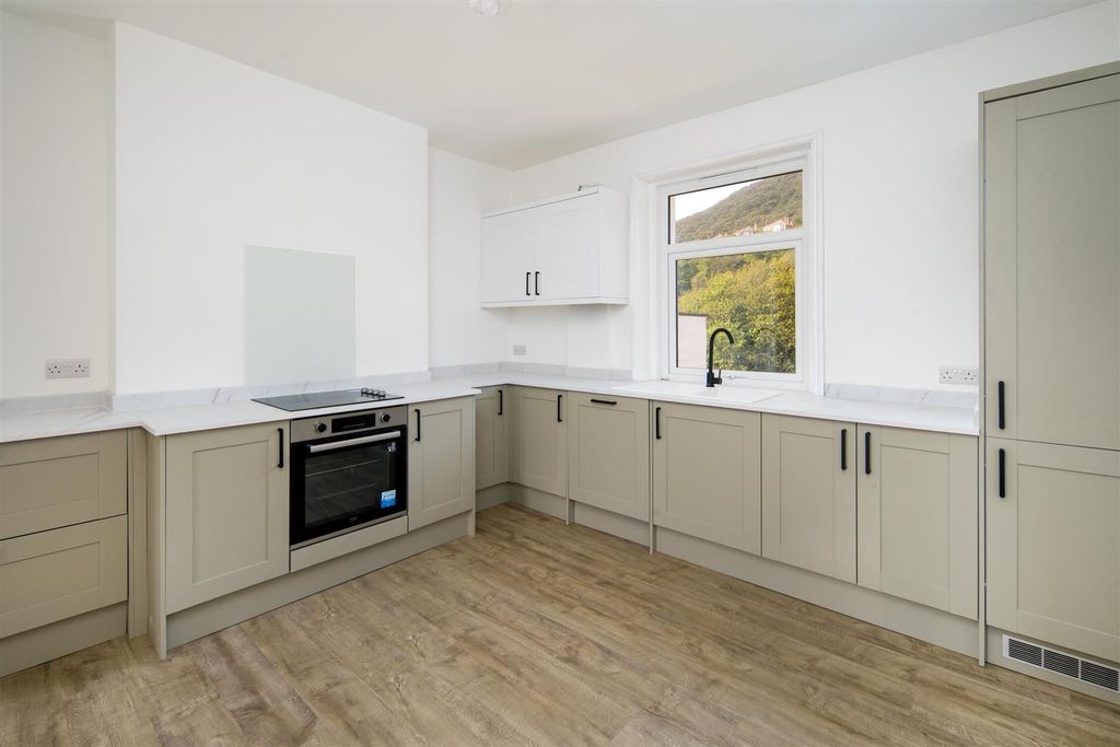 Property photo 3 of 24 Kitchen