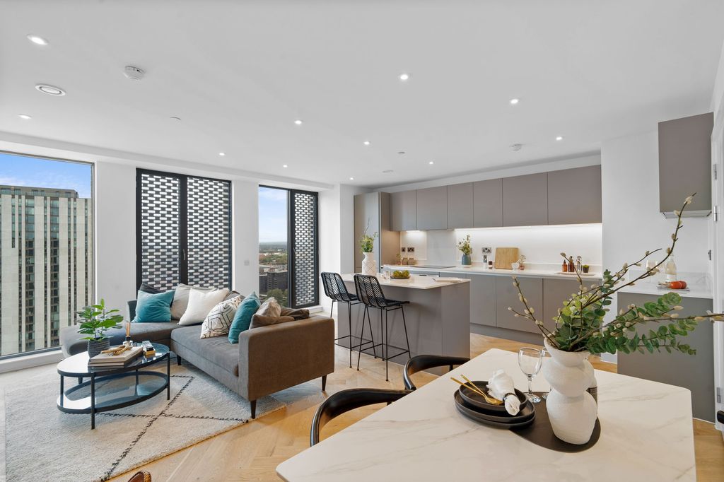 Property photo 1 of 30