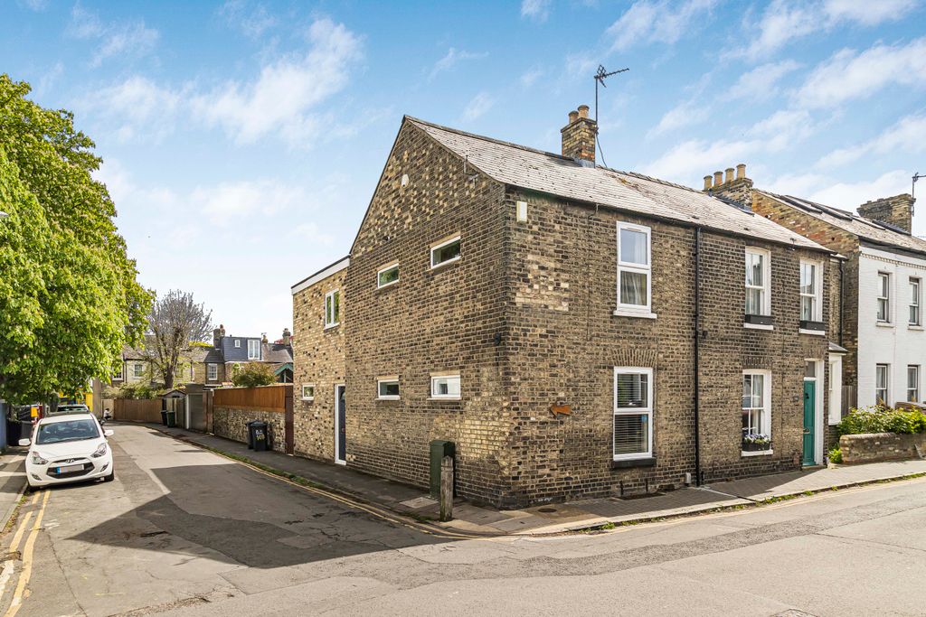 Property photo 1 of 18 251416
