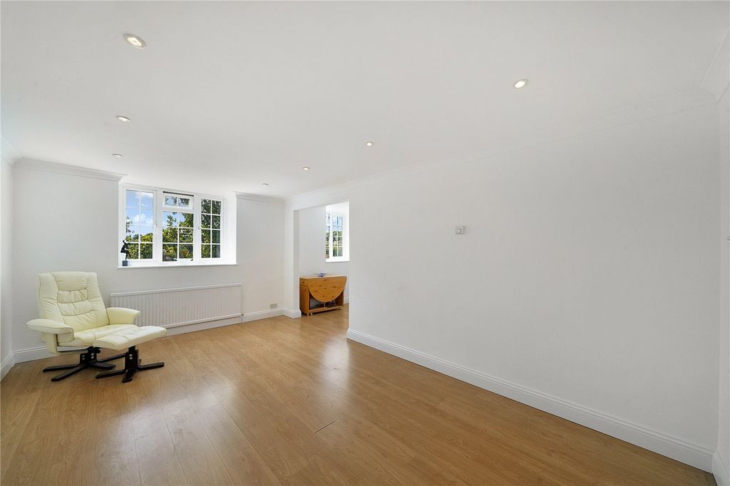 Property photo 2 of 8 Picture No. 09